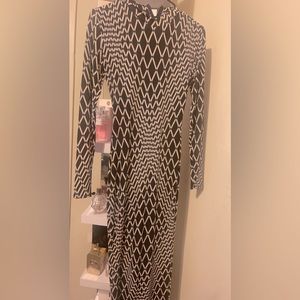 Black and white dress stretches